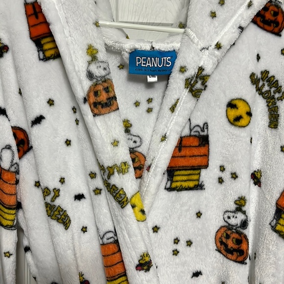 Peanuts Intimates & Sleepwear Snoopy Halloween Robe Poshmark